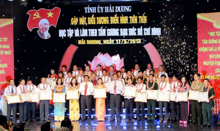 Tỉnh ủy Hải Dương gặp mặt, biểu dương các điển hình tiên tiến “Học tập và làm theo tấm gương đạo đức Hồ Chí Minh”