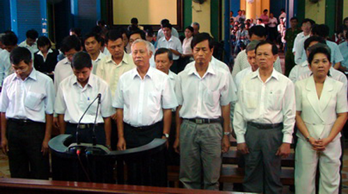 17 bị cáo bị truy tố trong vụ điện kế điện tử 