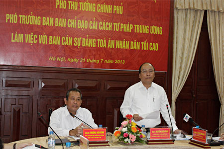 Đồng chí Nguyễn Xuân Phúc, Phó Thủ tướng Chính phủ phát biểu kết luận buổi làm việc