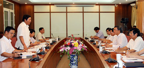 Đồng chí Nguyễn Bá Thanh, Trưởng Ban Nội chính Trung ương phát biểu tại buổi làm việc