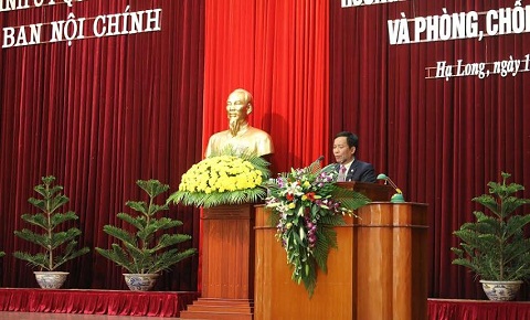 Đồng chí Đỗ Vũ Chung, Trưởng Ban Nội chính Tỉnh ủy phát biểu tại Hội nghị triển khai công tác năm 2014