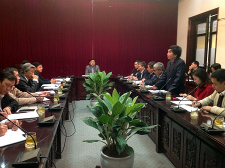 Ông Trần Văn Lục, nguyên Giám đốc Ban Quản lý dự án đường sắt giải trình tại cuộc họp của Bộ Giao thông vận tải