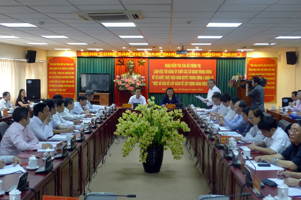 Quang cảnh buổi làm việc