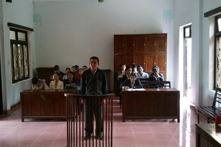 Phiên tòa xét xử bị cáo Huỳnh Uýnh, nguyên Đội trưởng Đội quản lý đô thị huyện Phú Lộc tham ô tài sản