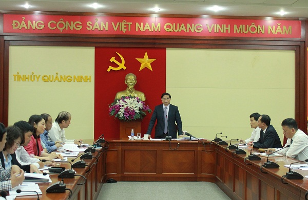 Đồng chí Phạm Minh Chính, Ủy viên Trung ương Đảng, Bí thư Tỉnh ủy chủ trì cuộc làm việc