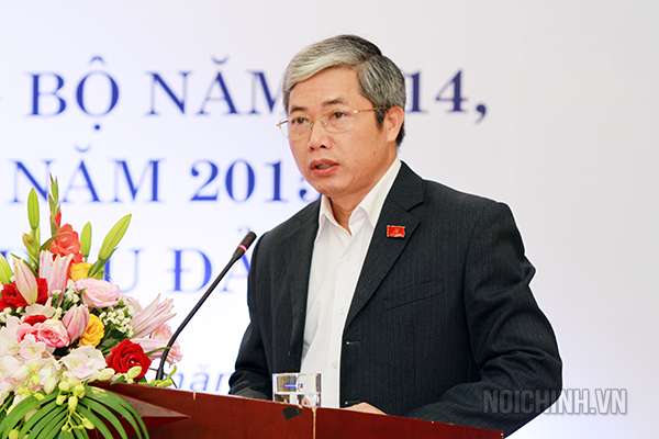 Đồng chí Vũ Đức Nam, Trưởng Ban Tuyên giáo Đảng uỷ Khối các cơ quan Trung ương phát biểu tại Hội nghị