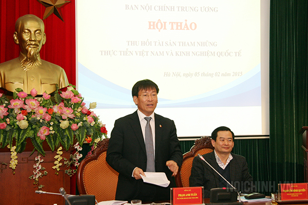 Đồng chí Phạm Anh Tuấn, Phó trưởng Ban Nội chính Trung ương phát biểu tại Hội thảo