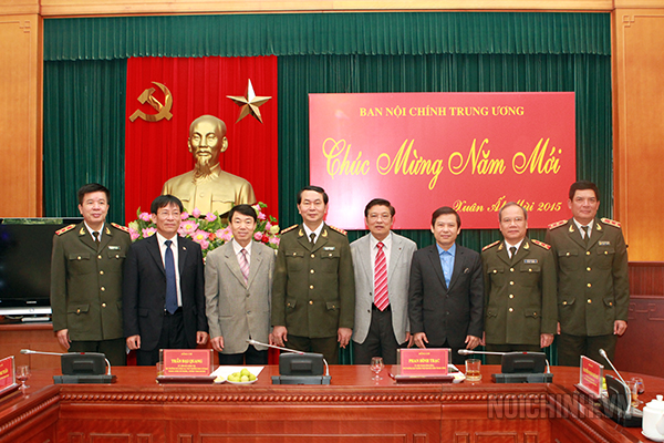 Đồng chí Trần Đại Quang chụp ảnh lưu niệm với Lãnh đạo Ban Nội chính Trung ương