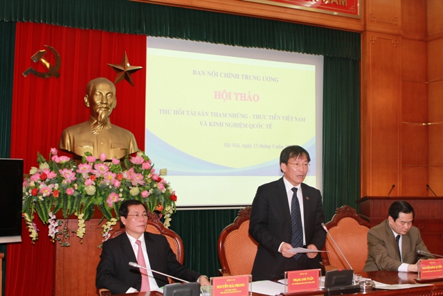  Đồng chí Phạm Anh Tuấn, Phó trưởng Ban Nội chính Trung ương phát biểu tại Hội thảo