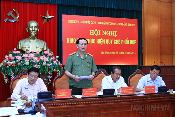 Đồng chí Trần Đại Quang, Ủy viên Bộ Chính trị, Bí thư Đảng ủy Công an Trung ương, Phó trưởng Ban Chỉ đạo Trung ương về phòng, chống tham nhũng phát biểu tại Hội nghị