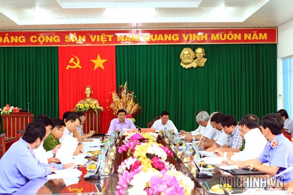 Quang cảnh buổi làm việc