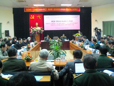 Quang cảnh một cuộc Hội thảo: Phòng chống “tự diễn biến”, “tự chuyển hóa” trong cán bộ, đảng viên hiện nay. (Ảnh nguồn: dangcongsan.vn)