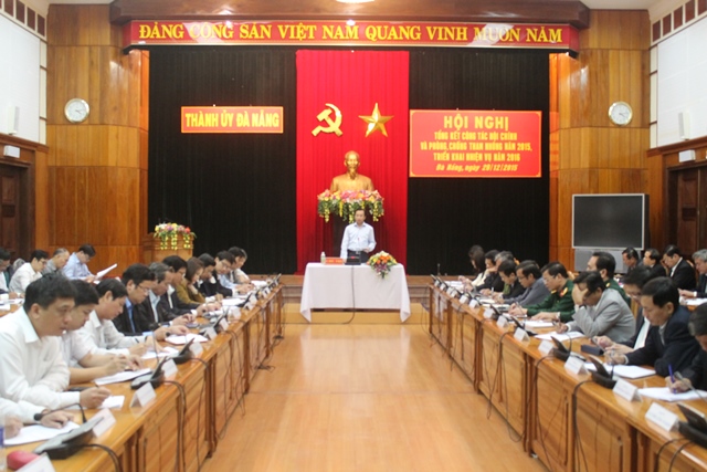 Đồng chí Nguyễn Xuân Anh, Bí thư Thành ủy phát biểu tại Hội nghị tổng kết công tác nội chính và phòng, chống tham nhũng năm 2015