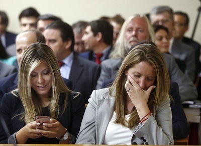 Con dâu Tổng thống Chi-lê (phải) tại Phiên tòa hôm 29-01