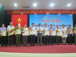 UBND tỉnh Quảng Ngãi tặng Bằng khen cho 10 tập thể và 3 cá nhân có thành tích tiêu biểu trong 10 năm triển khai Luật phòng, chống tham nhũng