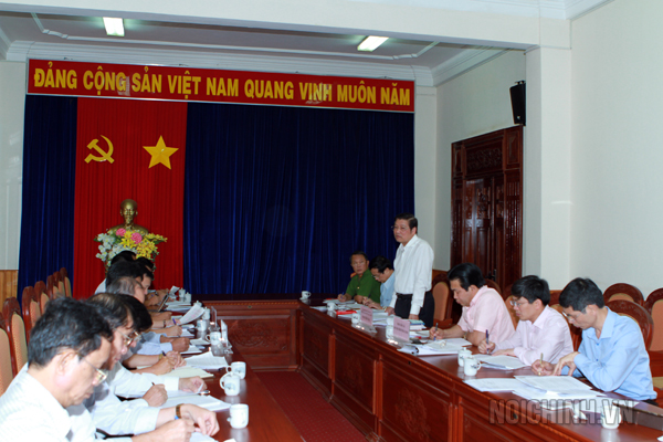 Quang cảnh buổi làm việc
