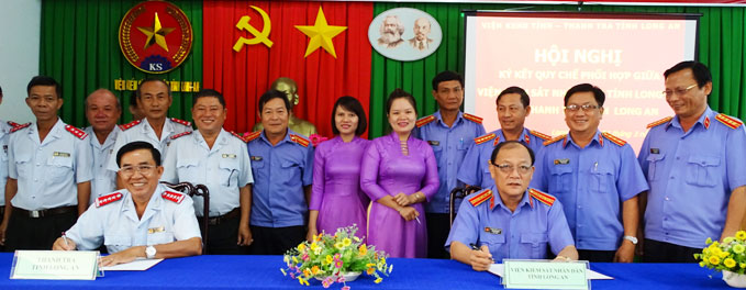 Viện kiểm sát nhân dân và Thanh tra tỉnh Long An ký Quy chế phối hợp thực hiện các quy định của pháp luật về tiếp công dân, xử lý đơn thư và phòng, chống tham nhũng