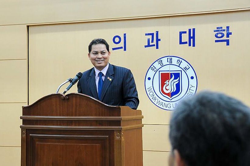 Đại sứ Campuchia tại Hàn Quốc Suth Dina