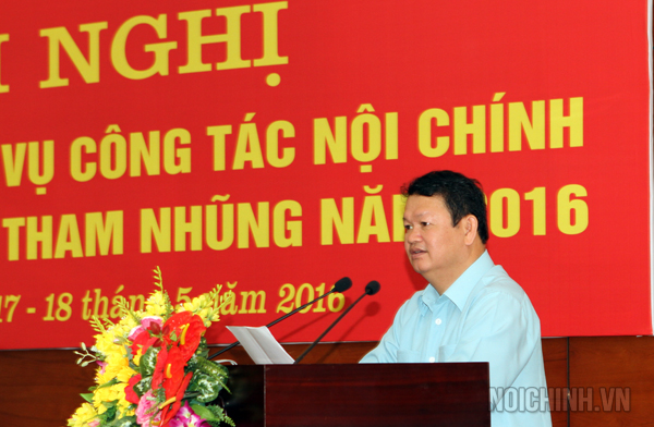 Đồng chí Nguyễn Văn Vịnh, Ủy viên Trung ương Đảng, Bí thư Tỉnh ủy Lào Cai phát biểu tại Hội nghị