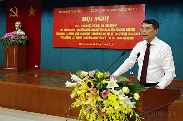 Đồng chí Lê Minh Hưng, Ủy viên Trung ương Đảng, Bí thư Ban cán sự đảng, Thống đốc Ngân hàng Nhà nước Việt Nam phát biểu tại Hội nghị 