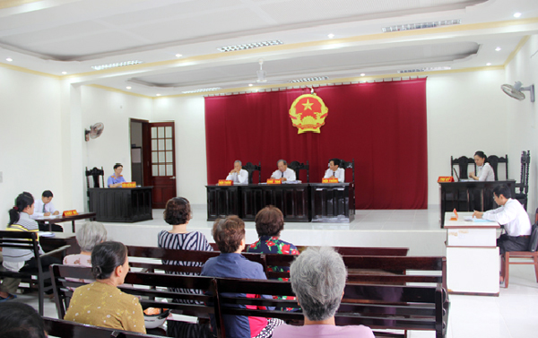 Một phiên tòa do Tòa án nhân dân tỉnh Vĩnh Long xét xử