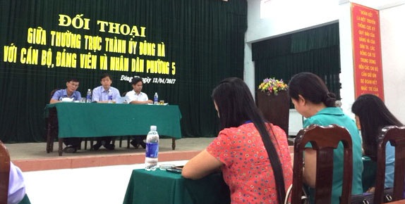 Thường trực Thành ủy Đông Hà đối thoại trực tiếp giải quyết kiến nghị, phản ánh của nhân dân Đảng bộ phường 5