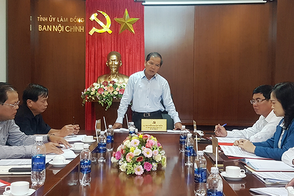 Đồng chí Nguyễn Xuân Tiến, Bí thư Tỉnh ủy Lâm Đồng phát biểu  tại buổi làm việc