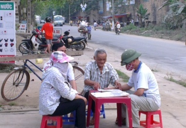 Đại lý ghi lô, đề công khai trên đường Hòa Bình, phường Hữu nghị, thành phố Hòa Bình (Ảnh: Báo Hòa Bình tháng 3-2017)