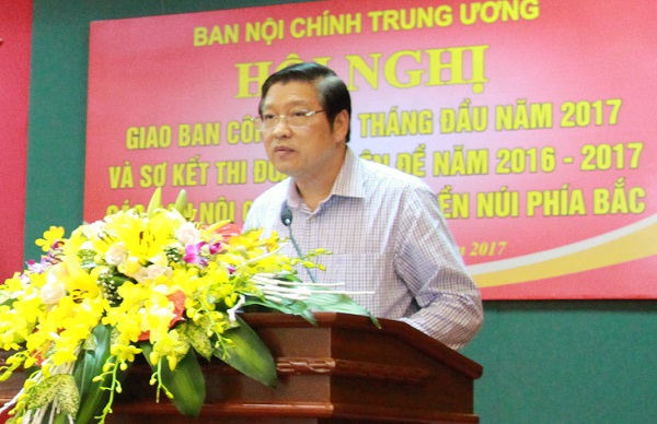 Đồng chí Phan Đình Trạc, Ủy viên Trung ương Đảng, Trưởng Ban Nội chính Trung ương, Phó Trưởng ban Thường trực Ban Chỉ đạo Trung ương về phòng, chống tham nhũng phát biểu tại Hội nghị