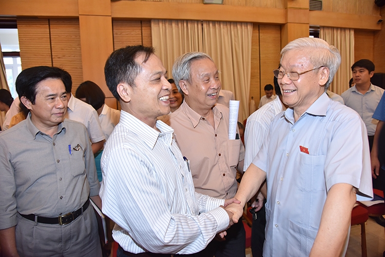 Tổng Bí thư Nguyễn Phú Trọng với cử tri quận Hoàn Kiếm (Hà Nội)