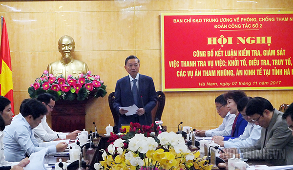 Đồng chí Thượng tướng Tô Lâm, Ủy viên Bộ Chính trị, Bộ trưởng Bộ Công an, Phó trưởng Ban Chỉ đạo Trung ương về phòng, chống tham nhũng phát biểu chỉ đạo Hội nghị