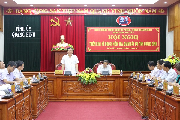 Đồng chí Nguyễn Hòa Bình - Bí thư Trung ương Đảng, Chánh án Tòa án nhân dân tối cao, Ủy viên Ban Chỉ đạo Trung ương về phòng, chống tham nhũng, Trưởng Đoàn công tác số 5 phát biểu chỉ đạo tại Hội nghị triển khai Kế hoạch kiểm tra, giám sát của Ban chỉ đạo Trung ương về PCTN tại tỉnh Quảng Bình