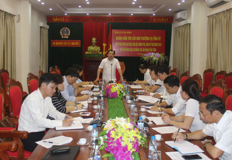 Đoàn công tác của Ban Thường vụ Tỉnh uỷ Hòa Bình kiểm tra Ban cán sự Đảng Tòa án nhân dân tỉnh