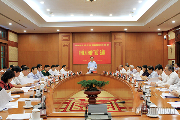 Quang cảnh Phiên họp