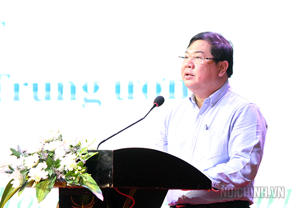 Đồng chí Phạm Gia Túc, Phó trưởng Ban Nội chính Trung ương phát biểu tại Hội nghị