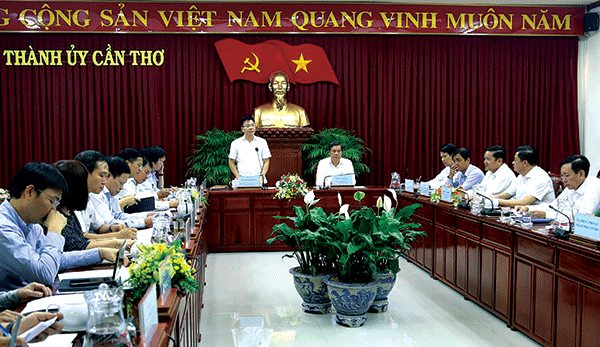 Quang cảnh buổi làm việc