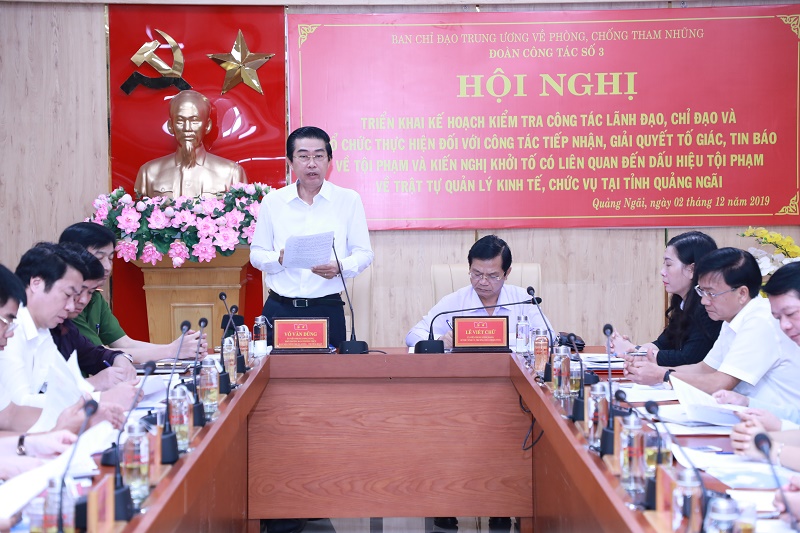 Đồng chí Võ Văn Dũng, Ủy viên Trung ương Đảng, Phó Trưởng ban Thường trực Ban Nội chính Trung ương, Ủy viên Ban Chỉ đạo Trung ương về phòng, chống tham nhũng, trưởng Đoàn công tác phát biểu tại Hội nghị