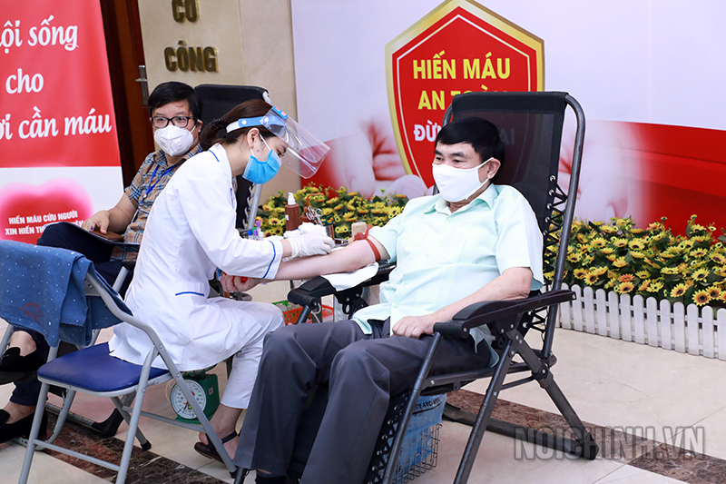 Đồng chí Trần Quốc Cường, Ủy viên Trung ương Đảng, Phó trưởng Ban