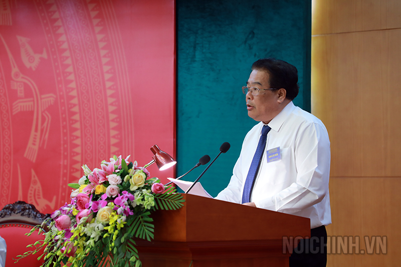 Đồng chí Sơn Minh Thắng, Ủy viên Trung ương Đảng, Bí thư Đảng ủy Khối các cơ quan Trung ương phát biểu tại Đại hội