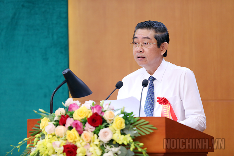 Đồng chí Võ Văn Dũng, Ủy viên Trung ương Đảng, Phó Trưởng ban Thường trực, Chủ tịch Hội đồng Thi đua khen thưởng Cơ quan Ban Nội chính Trung ương phát biểu tại Đại hội