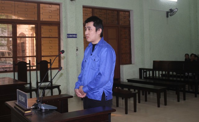 Tòa án nhân dân tỉnh Cao Bằng tuyên phạt bị cáo Đồng Huy Hoàng, lĩnh án tù chung thân về tội tham ô tài sản (tháng 11/2019)