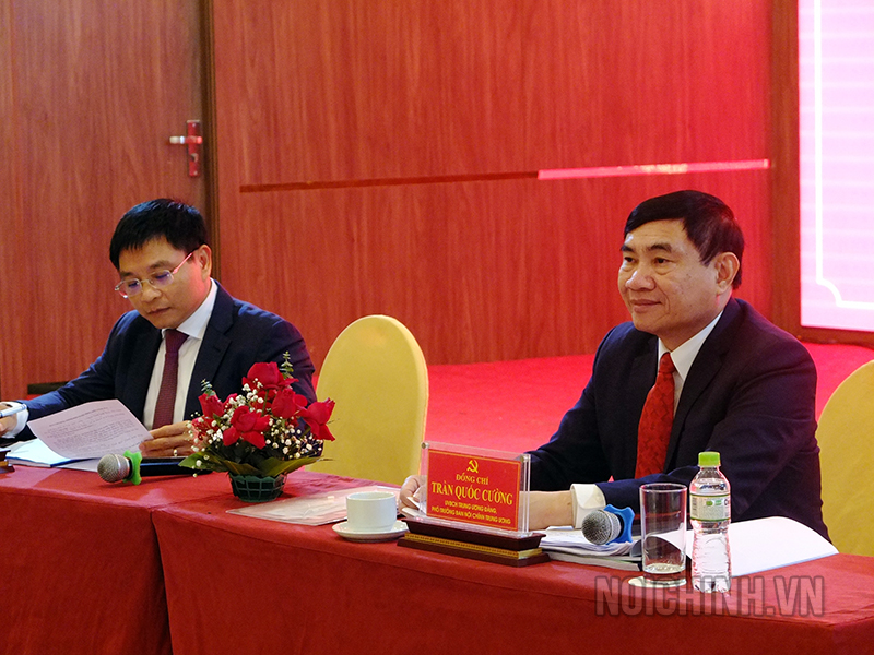 Đồng chí Trần Quốc Cường, Ủy viên Trung ương Đảng, Phó trưởng Ban Nội chính Trung ương và đồng chí Nguyễn Văn Thắng, Ủy viên dự khuyết Trung ương Đảng, Bí thư Tỉnh ủy Điện Biên chủ trì Hội nghị