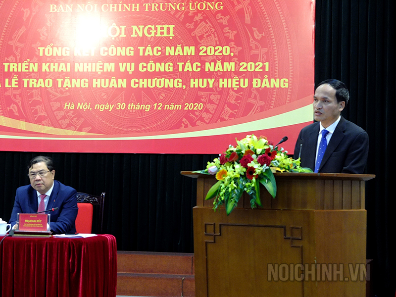 Đồng chí Tạ Văn Giang, Vụ trưởng Vụ Nghiên cứu tổng hợp