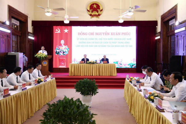 Quang cảnh buổi làm việc