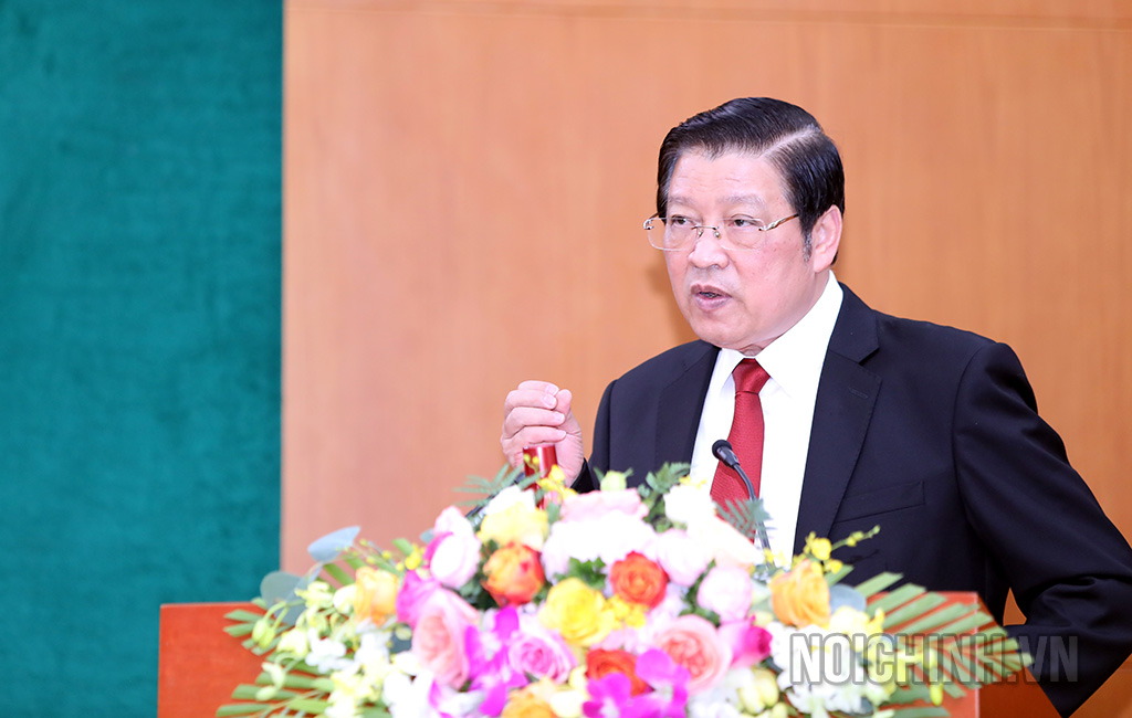 Đồng chí Phan Đình Trạc, Ủy viên Bộ Chính trị, Bí thư Trung ương Đảng, Trưởng Ban Nội chính Trung ương, Phó Trưởng ban Thường trực Ban Chỉ đạo Trung ương về phòng, chống tham nhũng, tiêu cực, Phó Trưởng ban Thường trực Ban Chỉ đạo Cải cách tư pháp Trung ương kết luận Hội nghị