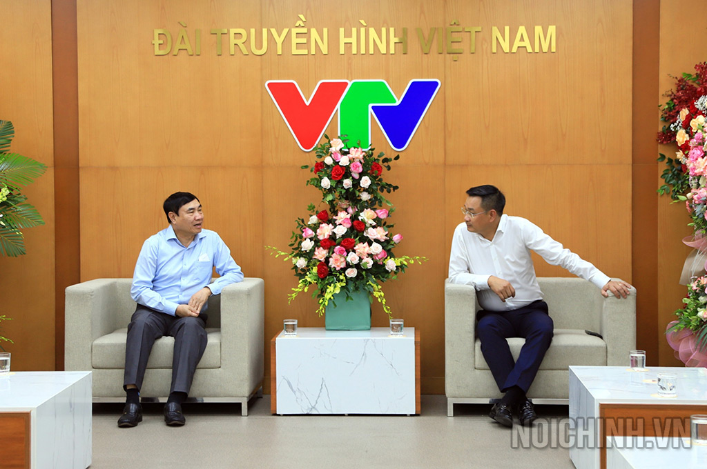Đồng chí Lê Ngọc Quang, Ủy viên Trung ương&nbsp;Đảng, Tổng Giám đốc Đài Truyền hình Việt Nam tiếp đồng chí Trần Quốc Cường, Ủy viên Trung ương Đảng, Phó trưởng Ban Nội chính Trung ương trong buổi đến thăm