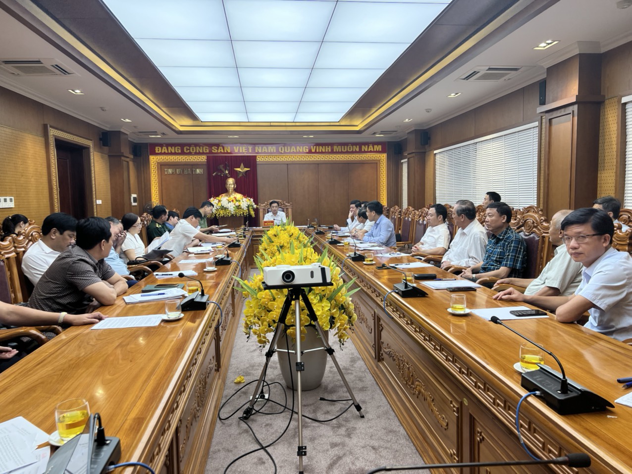 Quang cảnh buổi làm việc