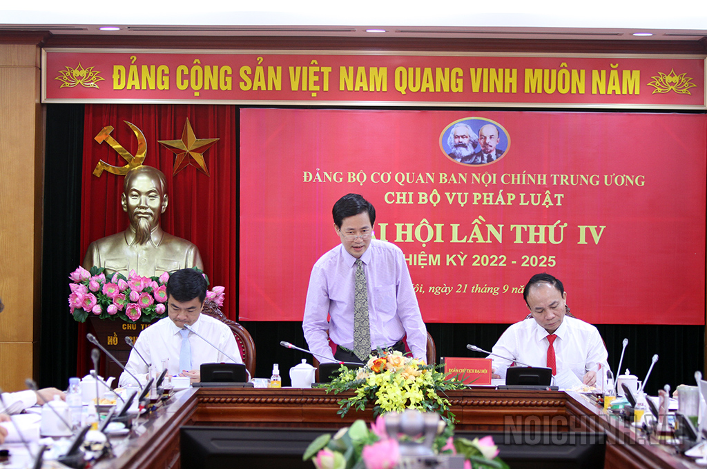 Đoàn chủ tịch Đại hội