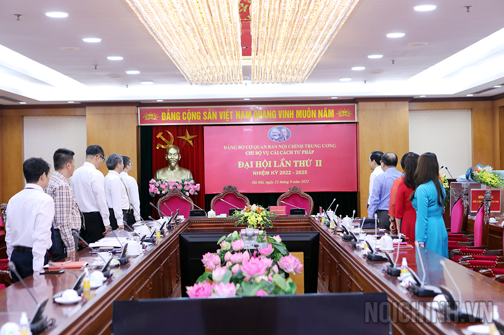 Đại biểu làm Lễ Chào cờ