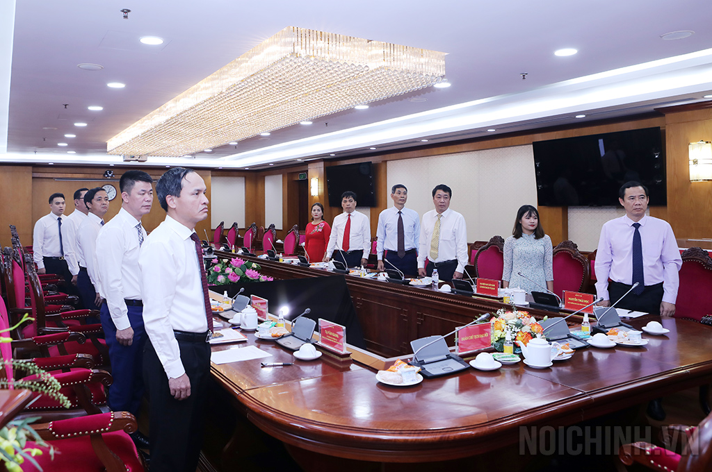 Đại biểu dự Đại hội làm Lễ chào Cờ